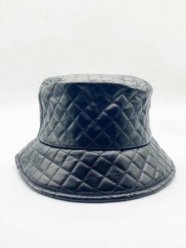 SVNX Quilted Bucket Hat & Quilted Mittens Set in Black