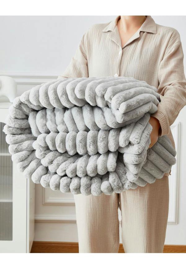Ezysleep Super Soft Luxury Faux Fur Stripe Throw