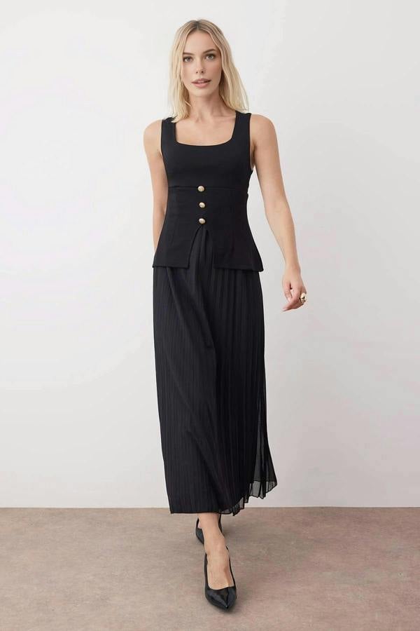WOVCOR Maxi Sleeveless Lined Knitted Dress with Pleated Tulle and Button Detail