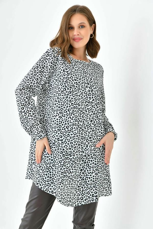 Hoxton Gal Oversized 3/4 Sleeves Crew Neck Layered Tunic with Leopard Print in Brown and White