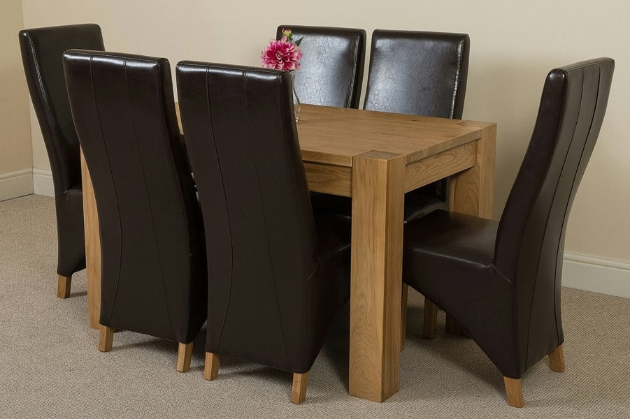 That's Furniture Kuba Small Oak Dining Table with Lola Leather Chairs