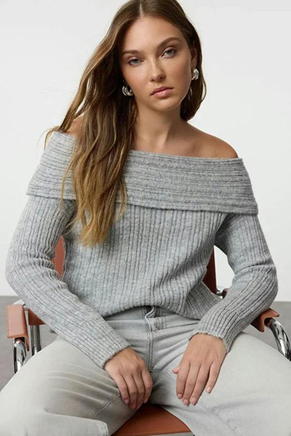 Hoxton Gal Oversized Flared Sleeve Knit Sweater