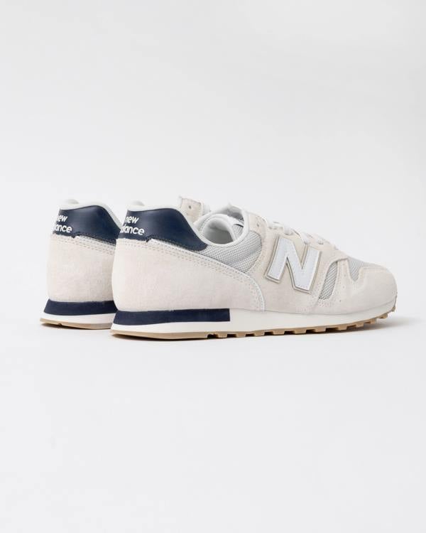 back of New Balance 373 Mens Trainers in Sea Salt