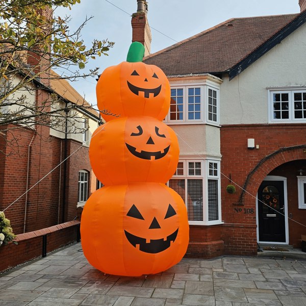 Samuel Alexander Giant: 20ft (6m) Inflatable Light up Halloween Stacked Pumpkin Decoration with 28 LEDs
