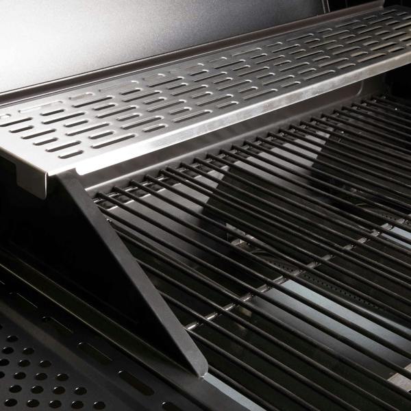 Dellonda DG14 Barbecues Action shot - grills