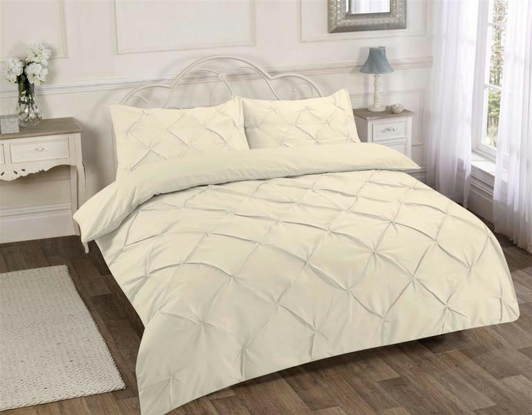 Alexander Pintuck Cream 2924 Duvet Cover Set