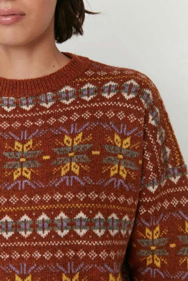 WOVCOR Soft-Textured Patterned Oversize Knit Sweater