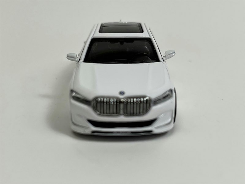 Mini GT BMW Alpina B7 xDrive Alpine White LHD 1:64 Scale MGT00557L