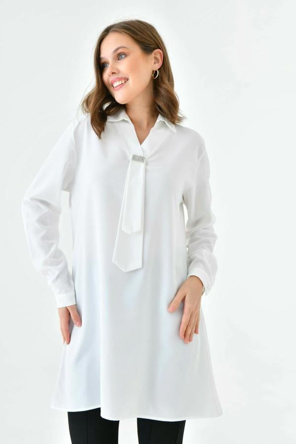 Hoxton Gal Oversized Long Sleeves Shirt Collar Tunic Top with Brooch Detail in White