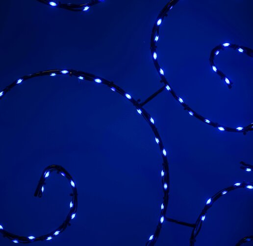 Samuel Alexander 78cm Metal Hanging Christmas Bauble with 245 Static & Twinkling LEDs in Blue & White