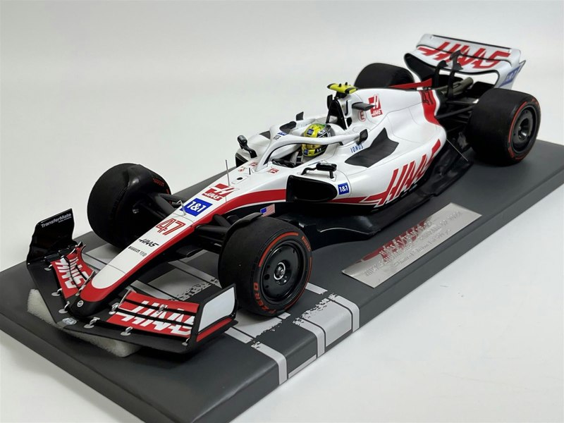 Minichamps Mick Schumacher Hass F1 Bahrain GP 2022 1:18 Scale 117220147