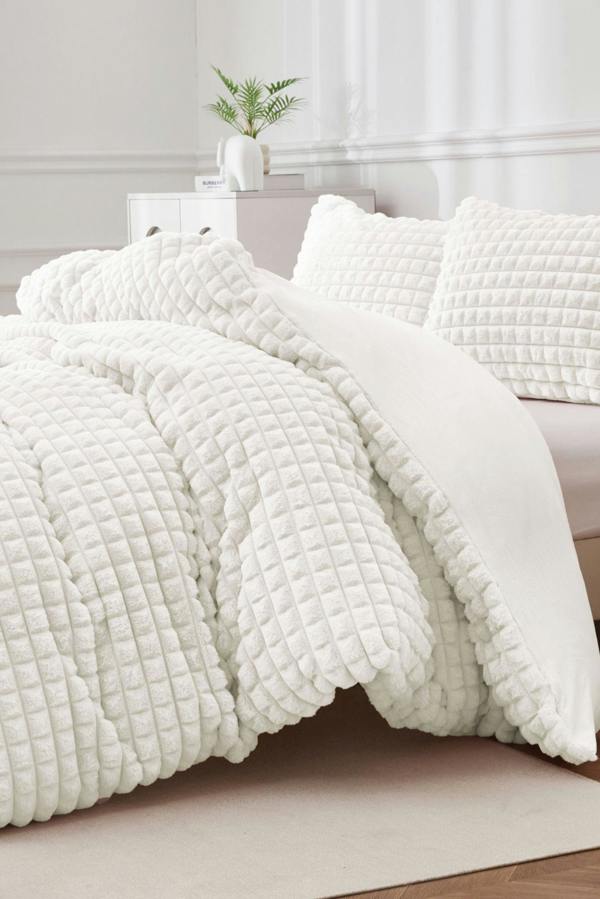 Ezysleep Super Soft Luxury Faux Fur Box Duvet