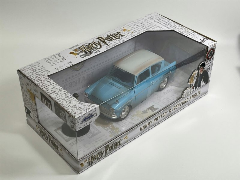 Jada Harry Potter Diecast Figure and 1959 Ford Anglia 1:24 Scale Jada 253185002