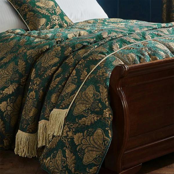 Paoletti Shiraz Traditional Jacquard Throw - Emerald/Gold - 