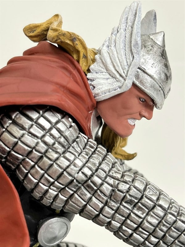 MCSlots The Mighty Thor 8 Inch Scale Gallery Diorama Diamond Select NOV182284