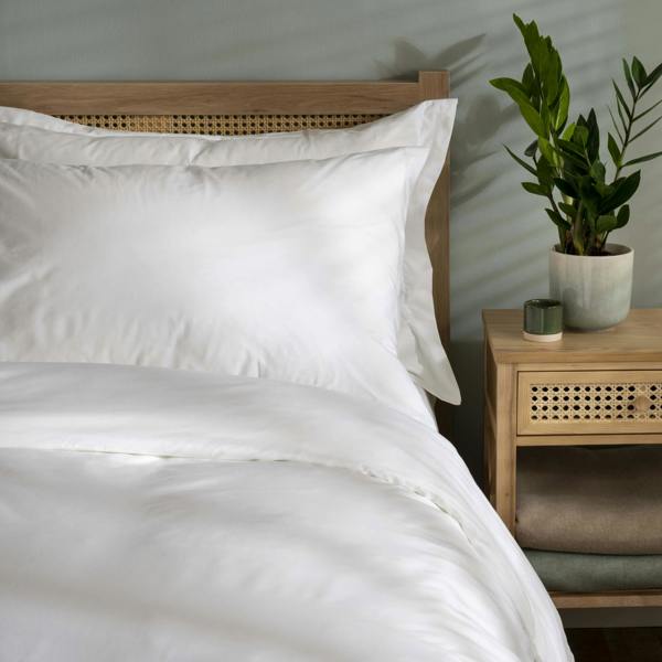 White 200 Thread Count Organic Cotton 30cm Standard Fitted Sheets bedroom detail 2 | Soak and Sleep