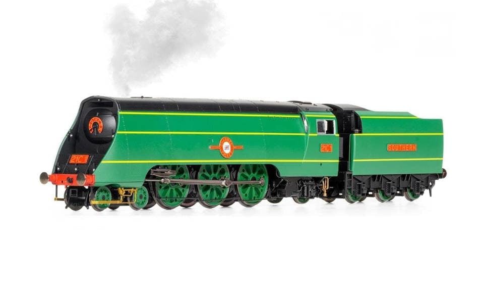 Hornby Merchant Navy 21C1 Channel Packet SR w/Steam Generator