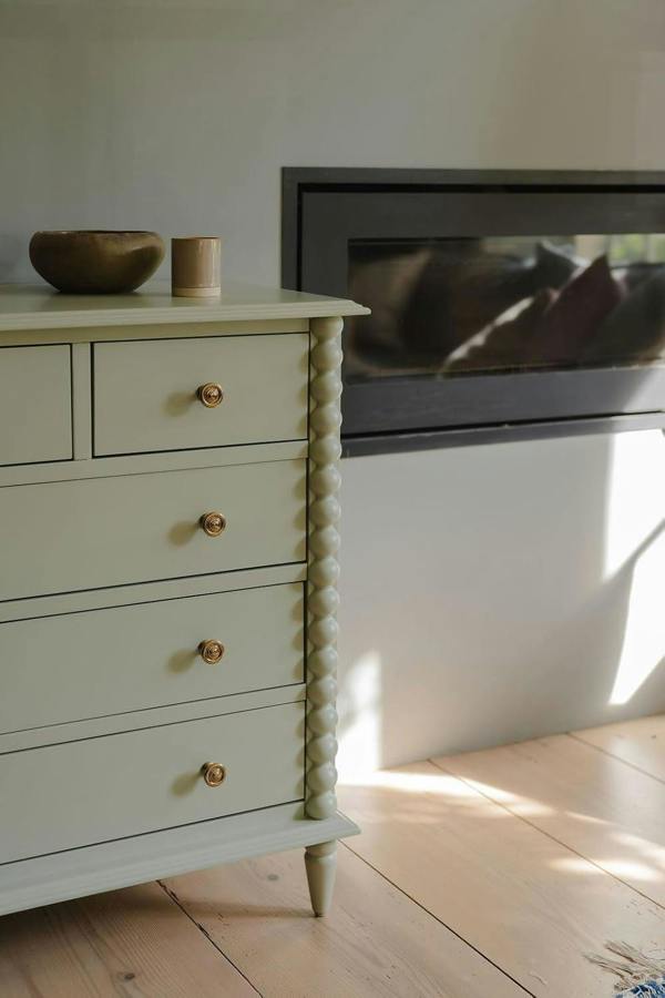 Statement Furniture Cromwell 2 over 3 Chest of Drawers with Bobbin Design