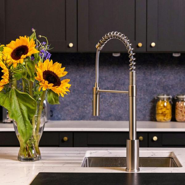 Flode Fjädra | Pull Out Kitchen Sink Mixer Tap | Spring Style Mixer Tap | Brushed Steel | Square Head