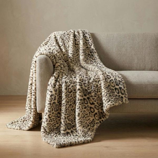 Garden Greatness Super Soft Leopard Print Cosy Throw
