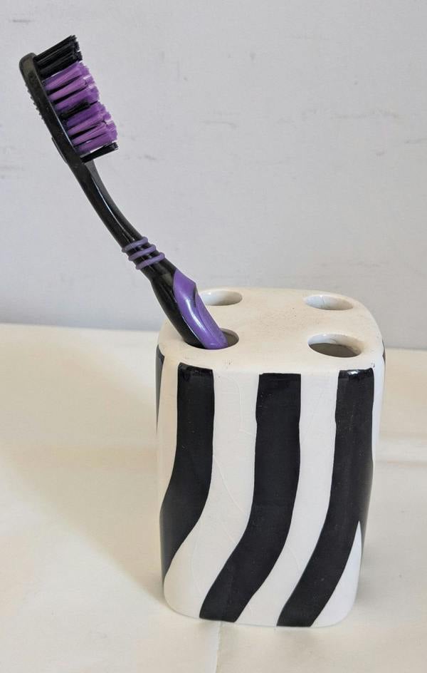 Bundled Gifts Toothbrush / pen & scissor holder