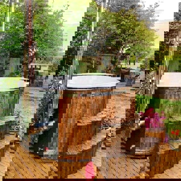 Large 200cm Wood Fired Hot Tub, Integrated Heater, Fibreglass liner.