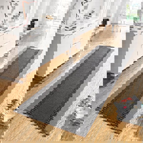 Designer Velours Grey Runner “Band” – Classic Elegance