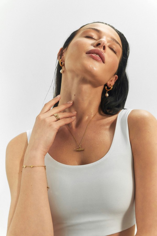 Elk & Bloom Raise The T-Bar Chunky 14K Gold Pendant Necklace