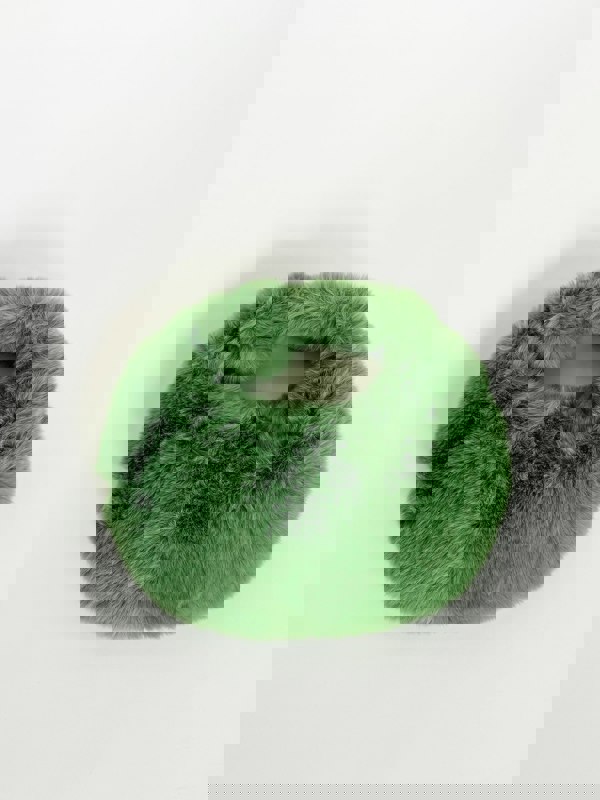 SVNX Faux Fur Soft Grab bag in Green