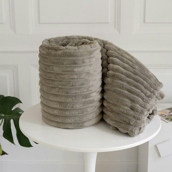 HomeSpace Direct Chunky Cord Beige Blanket/Throw
