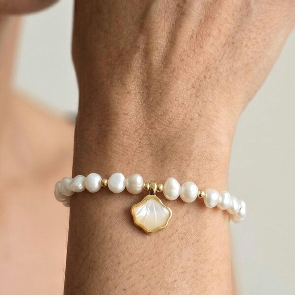 Uchi & Soto Shinju Pearl and Shell Bracelet