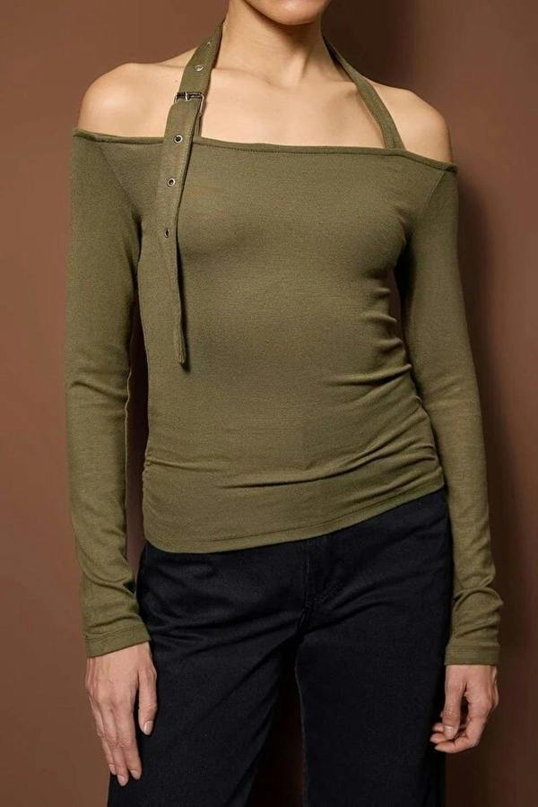 WOVCOR Fitted Knitted Blouse with Accessory Belt Detail