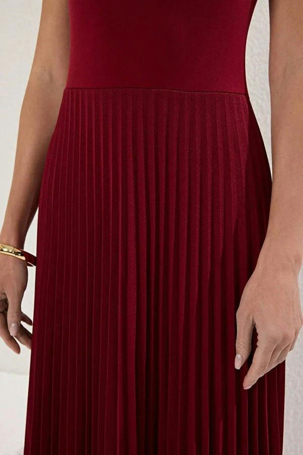 Pleated Lined Sleeveless Stretch Knit Midi Dress