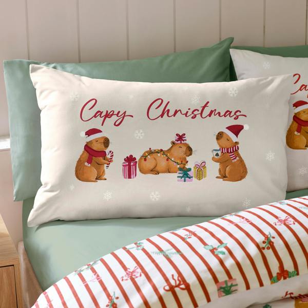Catherine Lansfield Capybara Christmas Reversible Duvet Cover Set Cream