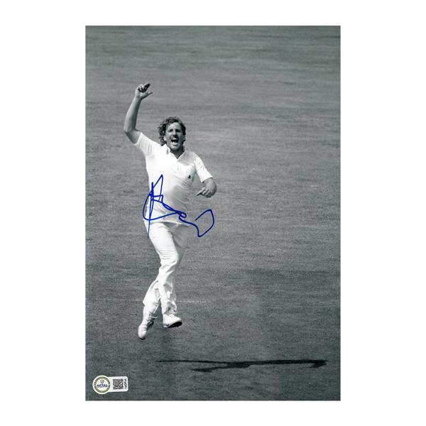Ian Botham Signed 12x8 Photo