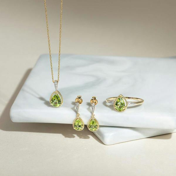 classic-pear-peridot-diamond-pendant-necklace-in-9ct-yellow-gold-135p2143039 Flatlay