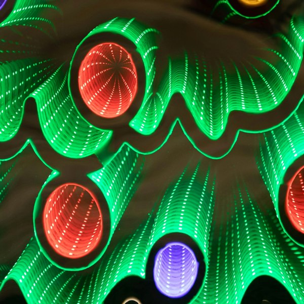 Samuel Alexander 4ft (1.2m) Tall Light up Christmas Tree Infinity Decoration with Multi-Coloured LEDs