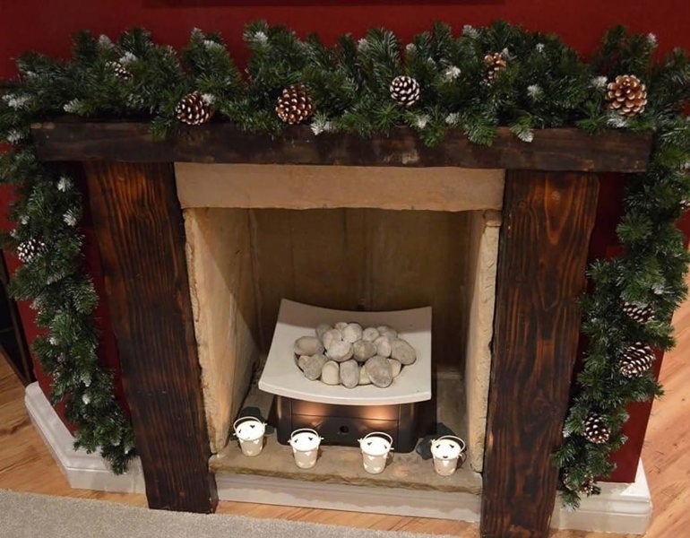 Samuel Alexander 270cm (9ft) x 25cm Snow Tipped King Fir Christmas Garland with Pine Cones