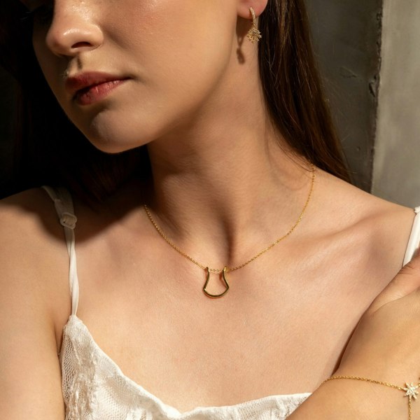 Spero London Horseshoe Ring Holder Necklace in Sterling Silver