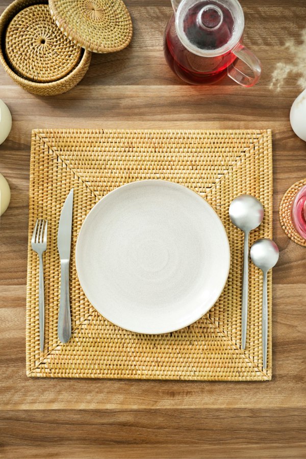 Rattan table mat