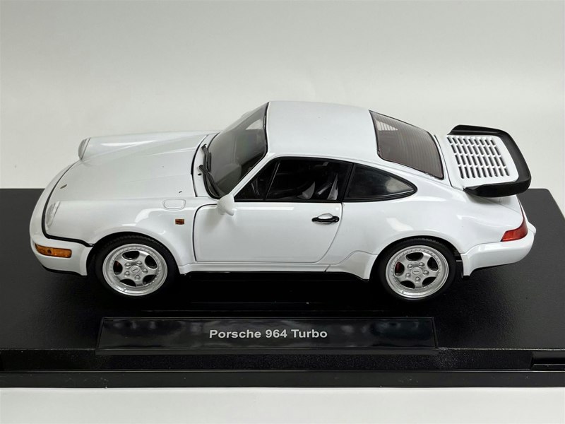 Welly 2009 Porsche 964 Turbo White 1:18 Scale Welly 18026w