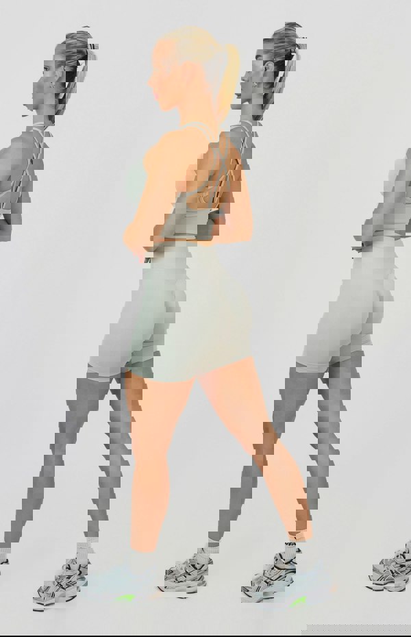 V3 Apparel Form Seamless Scrunch Shorts - Light Grey