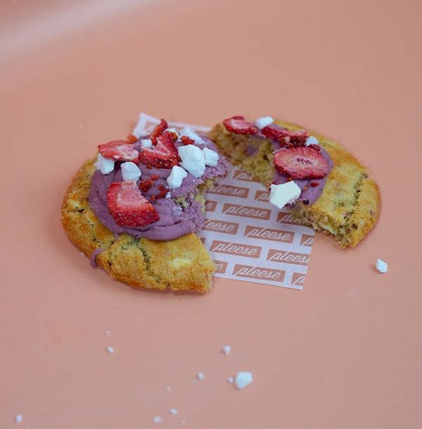 Pleese Eton Mess Cookie