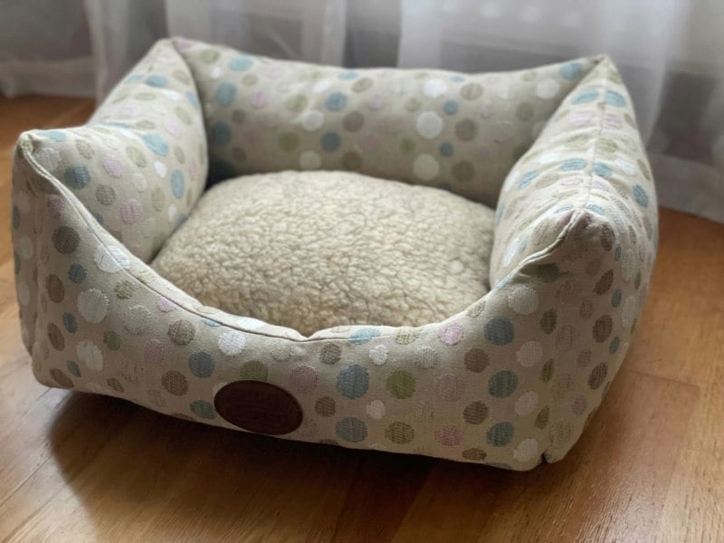 Snug and Cosy Pets Beige Polka Dot Bed