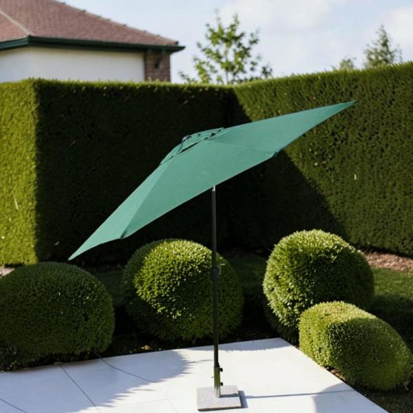 The Garden Marketplace 2.7m Wide Green Garden Parasol Umbrella with Tilt and Crank, 180g Fade Resistant Polyester Canopy with Wind Vent