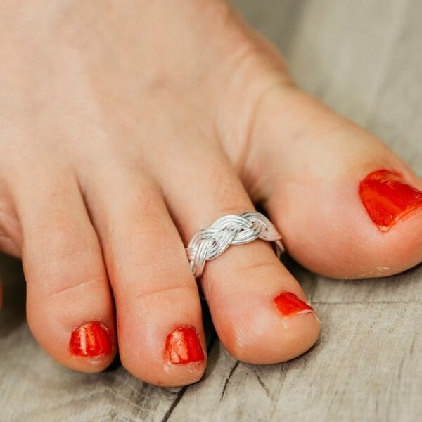 The Colourful Aura Sterling Silver Braided Twist Wide Bohemian Band Toe Ring