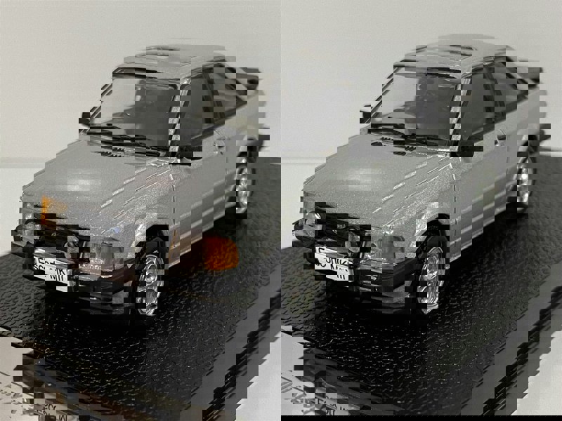 1983 ford escort mk iii xr3i strato silver 1:43 scale vitesse 43092