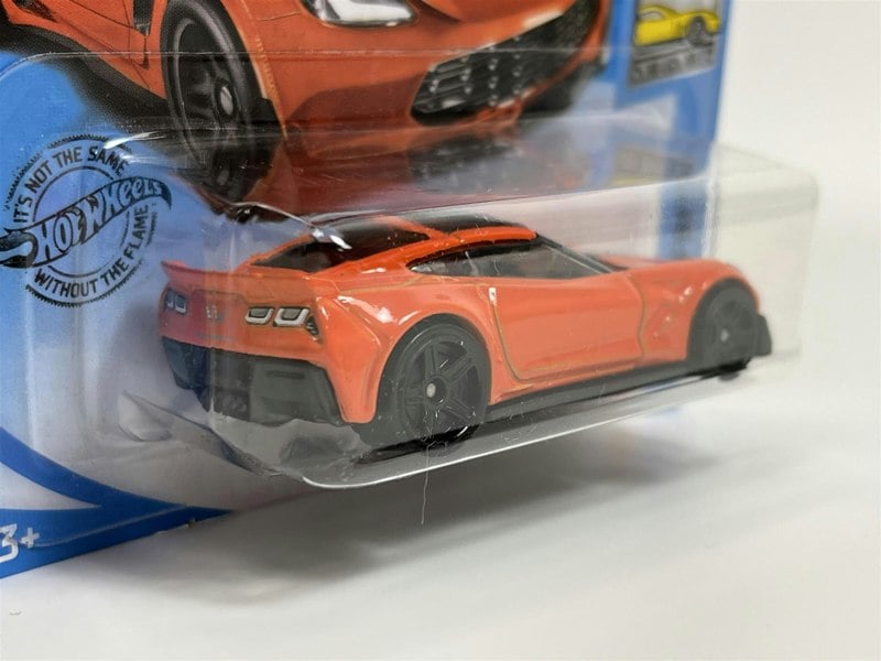 Hot Wheels Corvette C7 Z06 Factory Fresh 1:64 Scale - GLN66M522 B5
