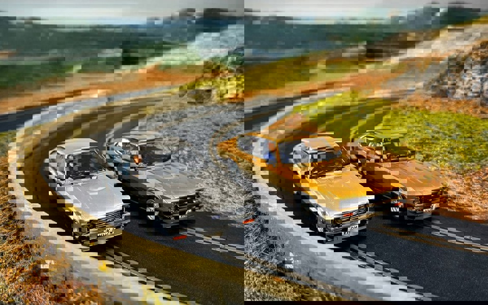 Scalextric The Professionals Capri Twin Pack 1:32 Scale C4642