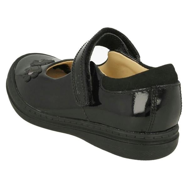 Clarks Girls Clarks Butterfly Detailed School Shoes Scooter Daisy